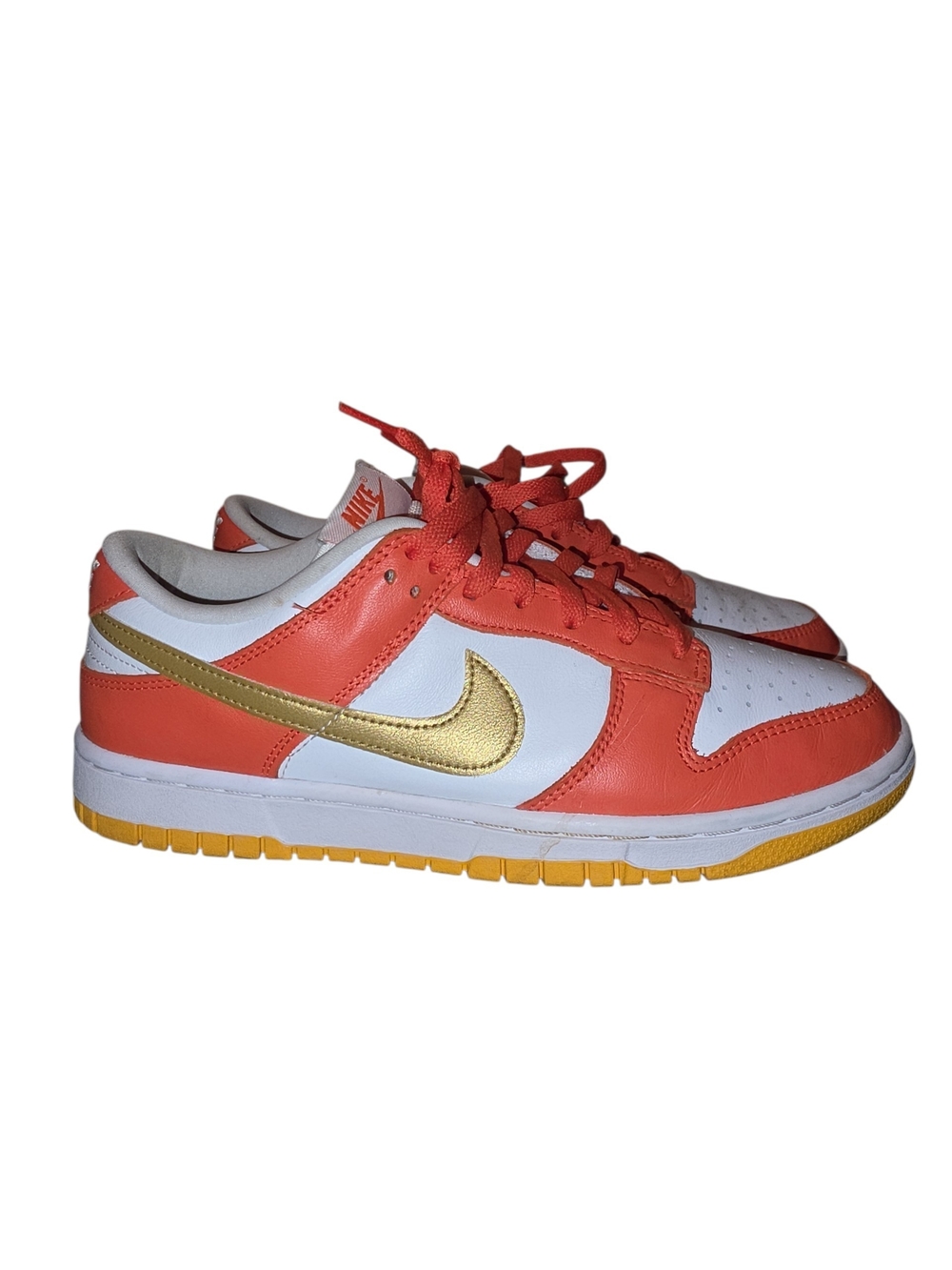 Nike Mans Low-Top Sneakers in Coral White with Gold Swoosh